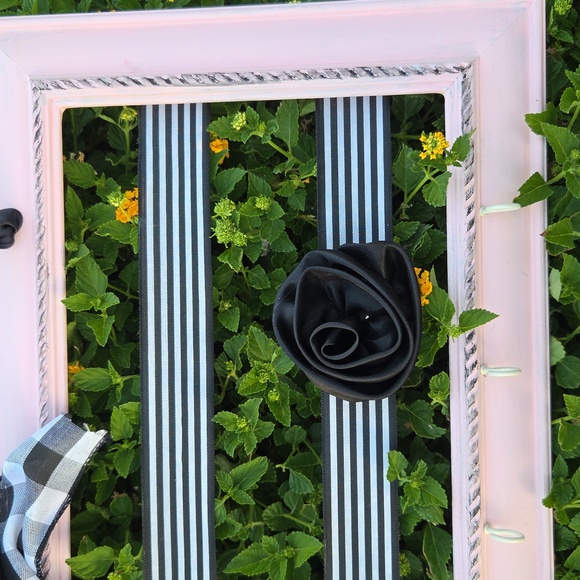 French Inspired Shabby Chic Hair Jewelry Holder Black White Pink - Picture 5 of 13